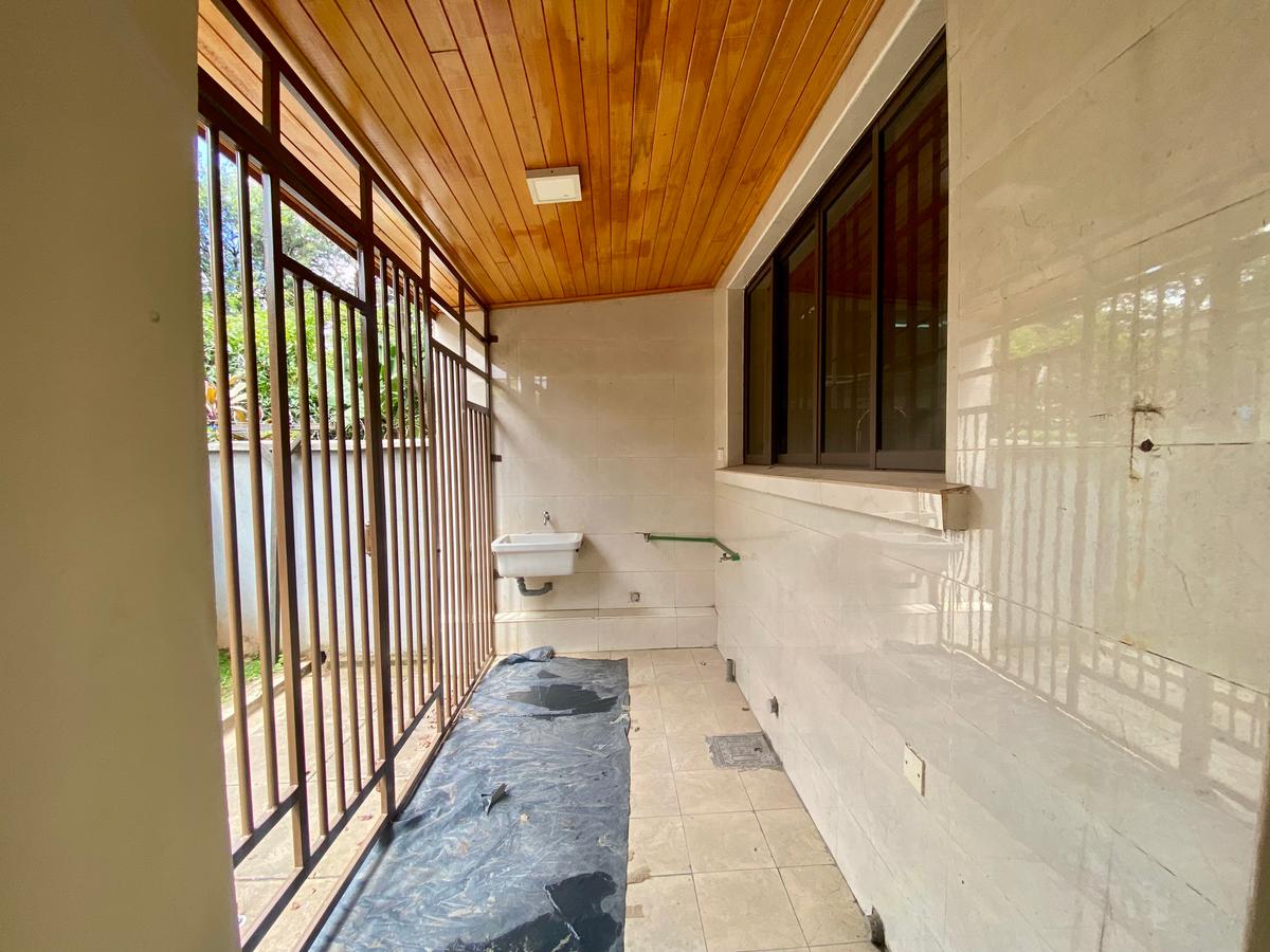 5 Bed Townhouse with En Suite in Lavington - 15
