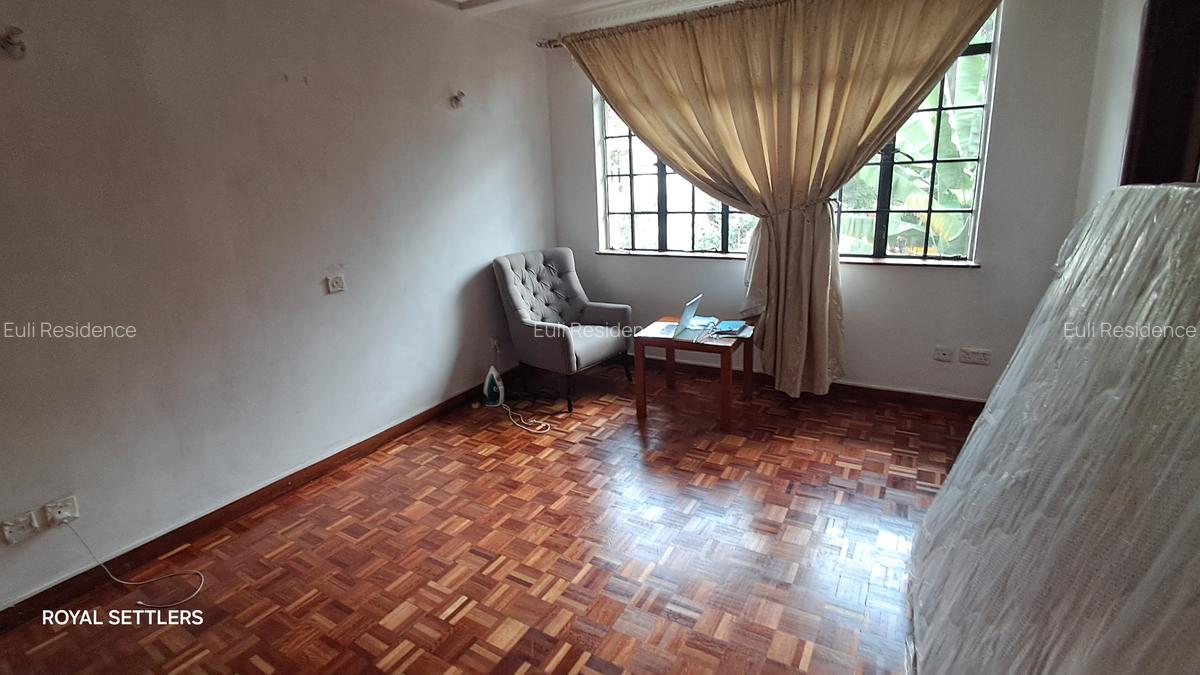 4 Bed Townhouse with En Suite at James Gichuru - 14