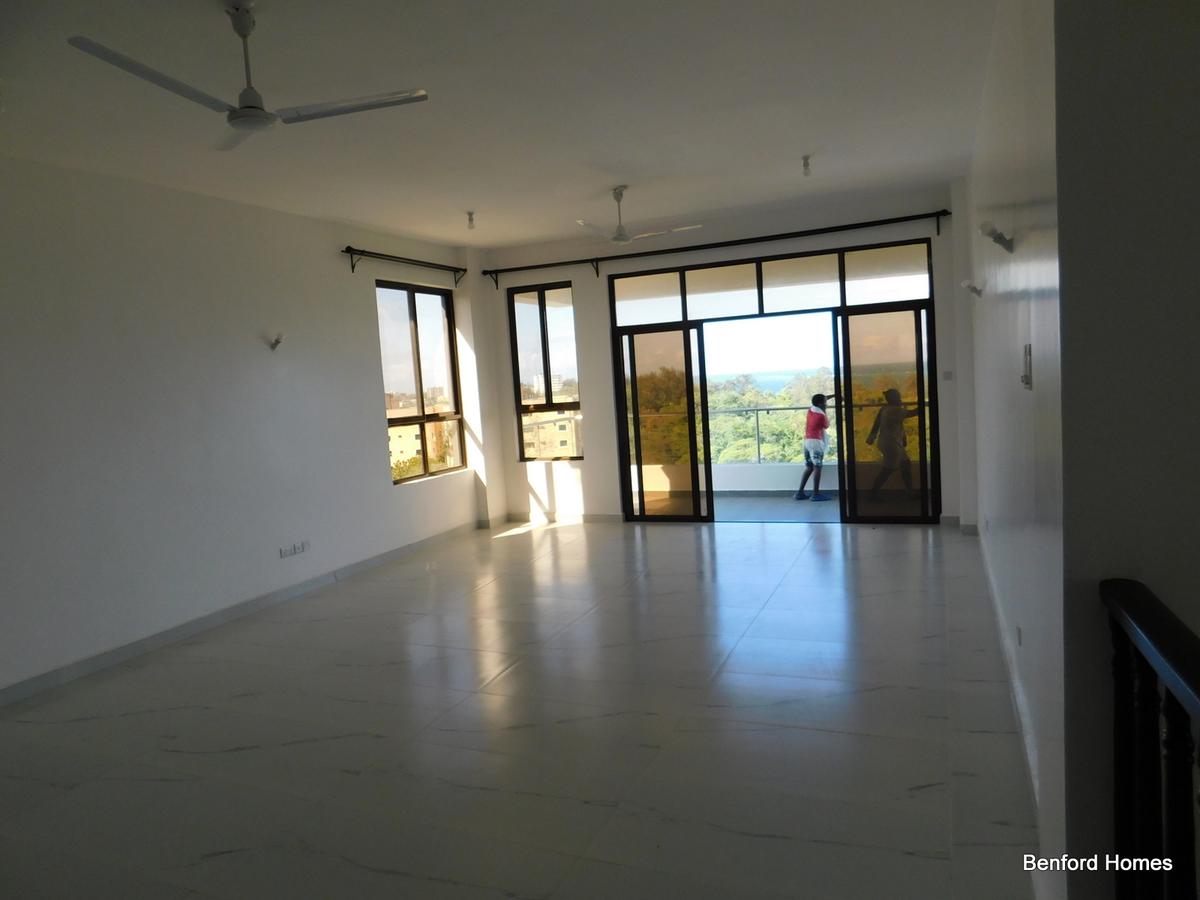 4 Bed Apartment with En Suite in Nyali Area - 11