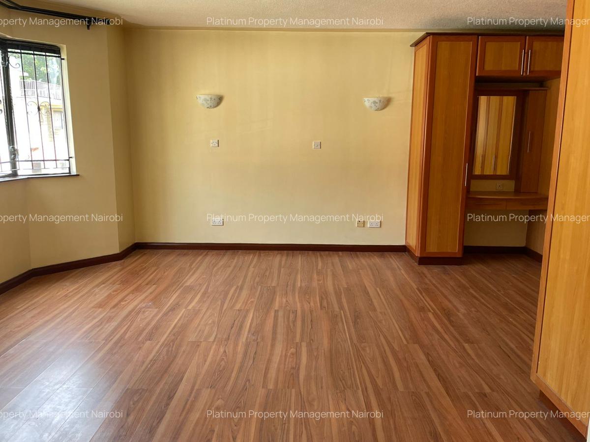 4 Bed House with En Suite at Grevillea Grove - 17