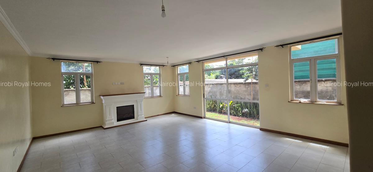 5 Bed Townhouse with En Suite at Kyuna Road - 10