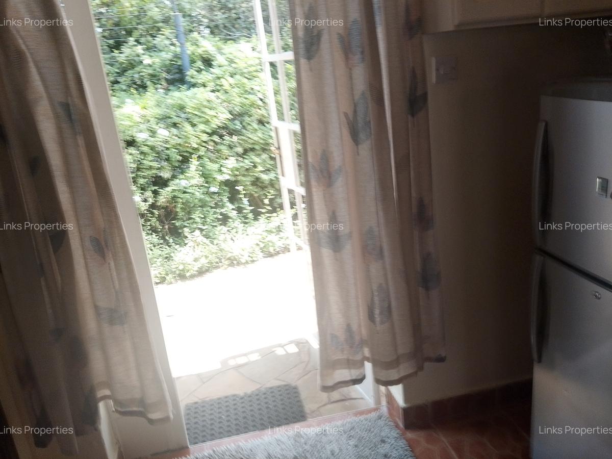 1 Bed House with En Suite at Karen - 8