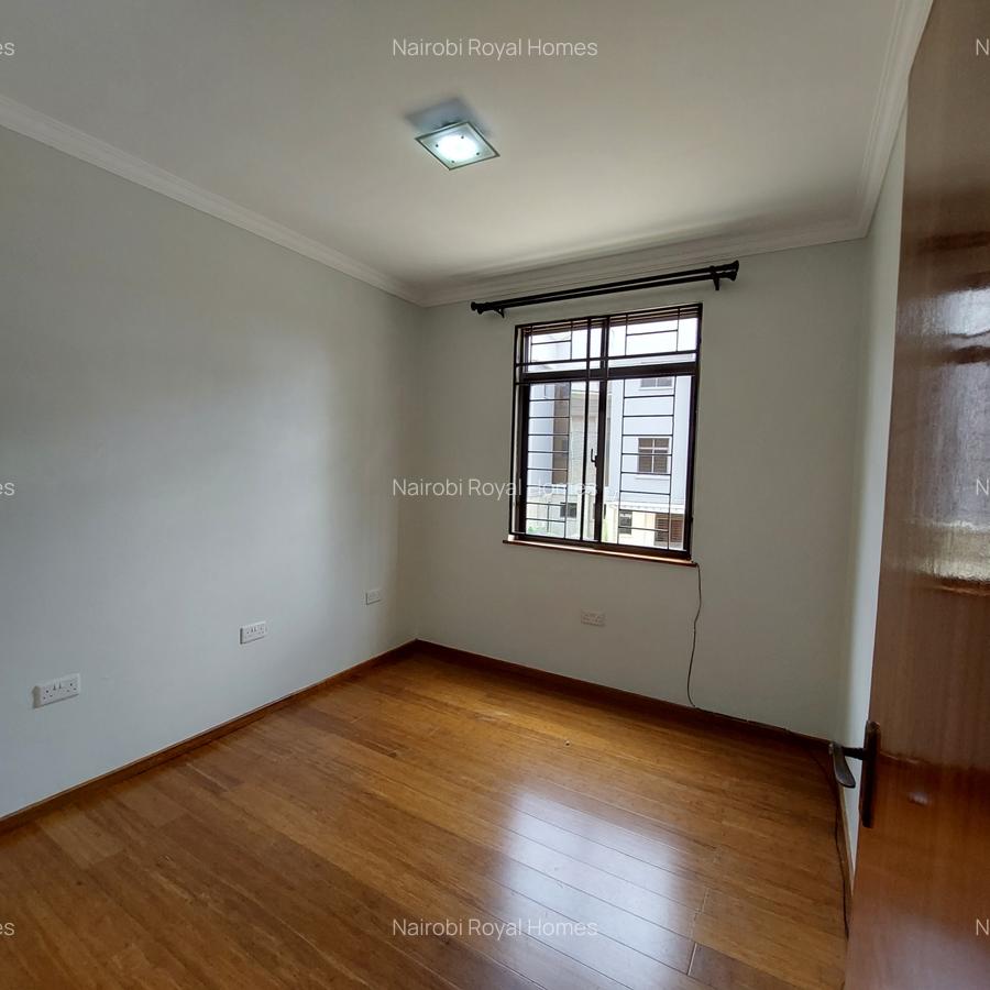 5 Bed Townhouse with En Suite at Lavington Convent Drive - 16
