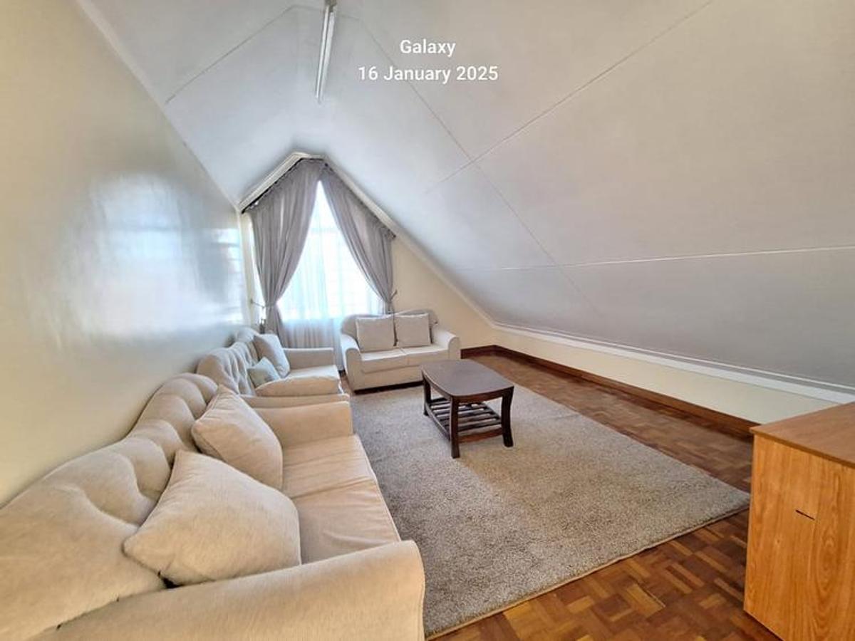 5 Bed Townhouse with En Suite in Lavington - 15