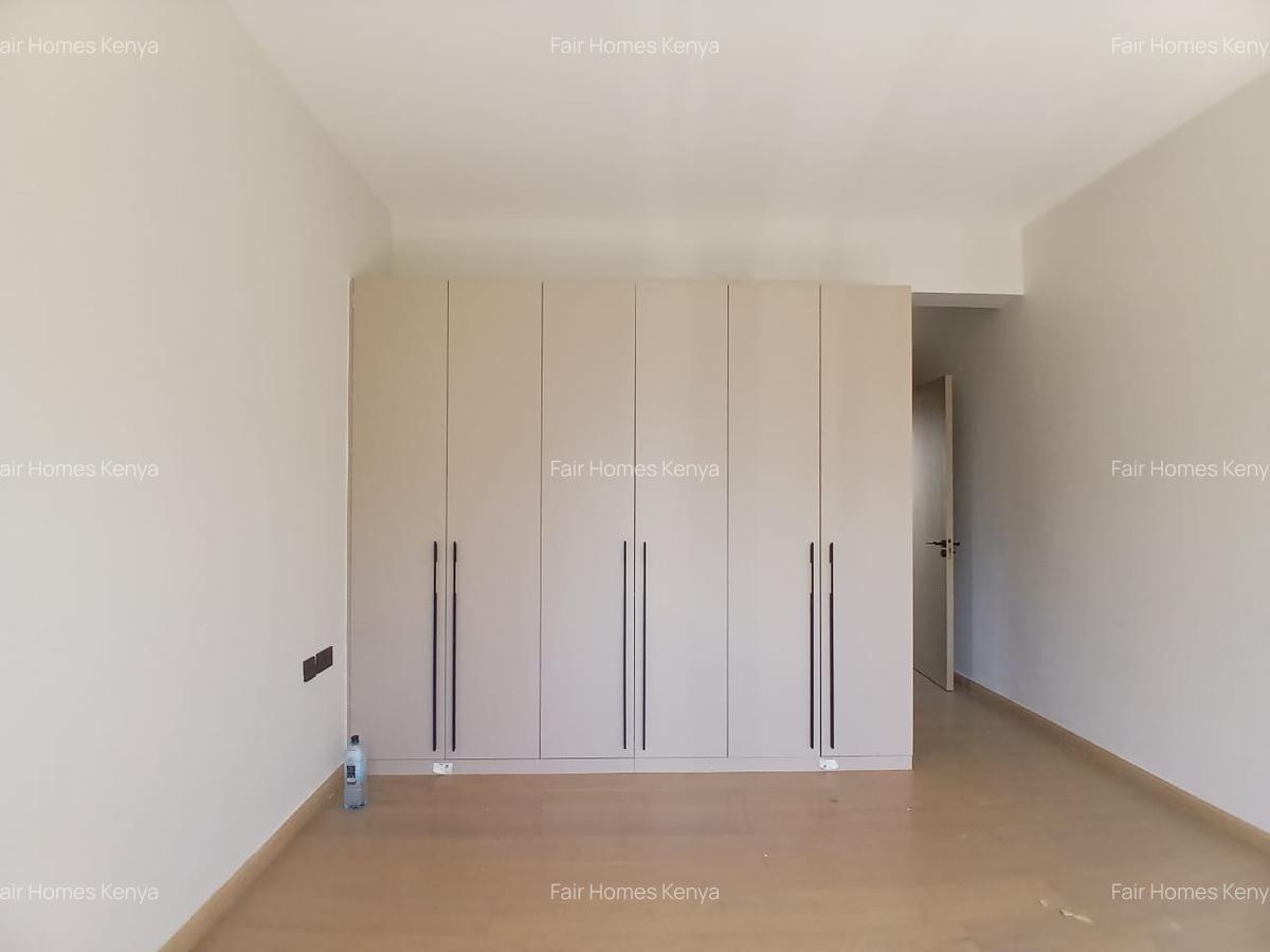 4 Bed Townhouse with En Suite at Lavington Green - 5