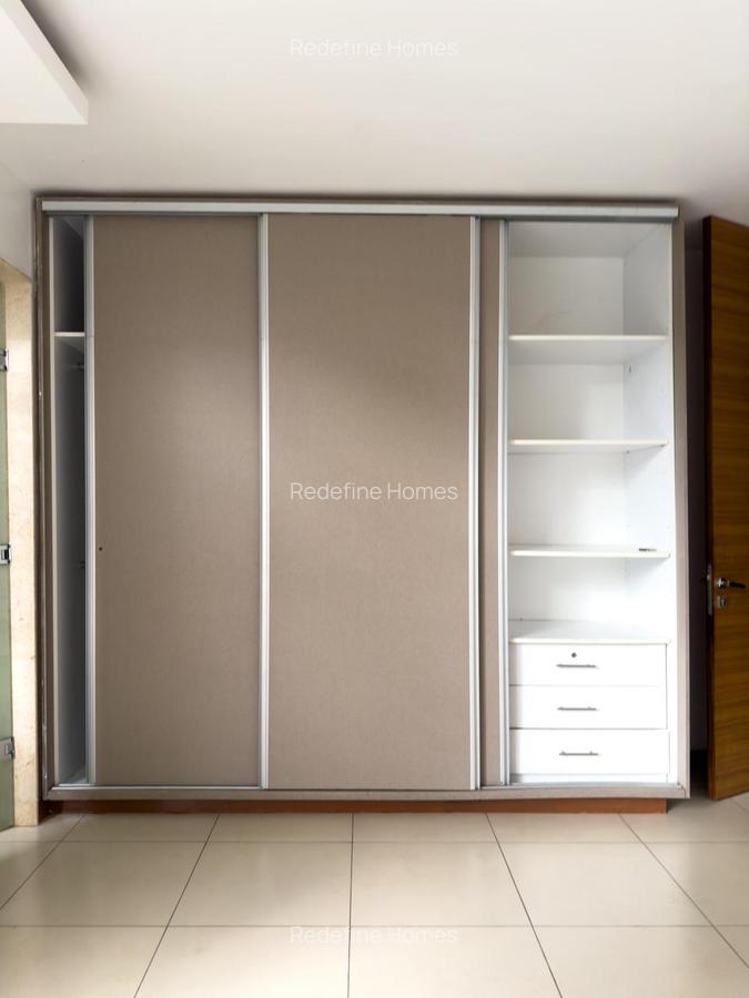 3 Bed Apartment with En Suite in Parklands - 8