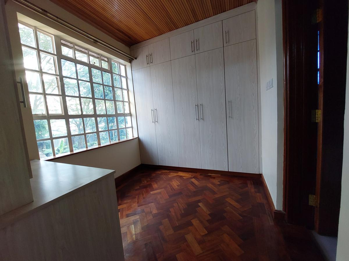 6 Bed Townhouse with En Suite at Lavington Road - 18