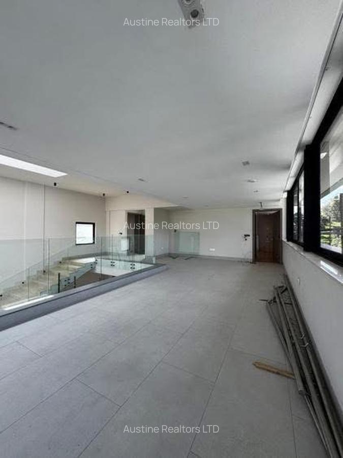 5 Bed Villa with En Suite at Grevilea Groove - 15