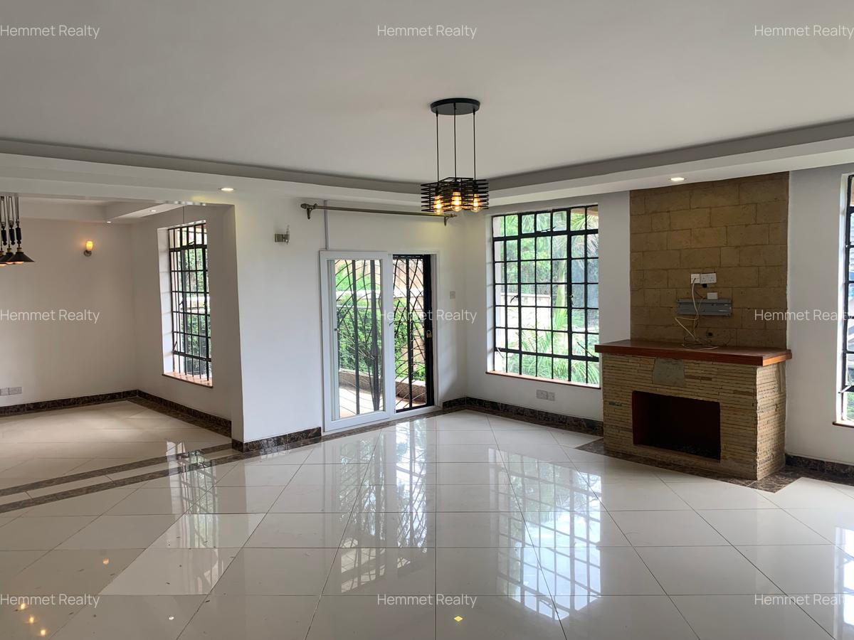 5 Bed Townhouse with En Suite in Kitisuru - 2