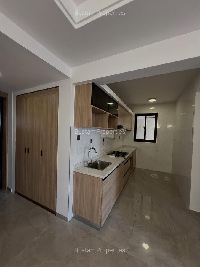 1 Bed Apartment with En Suite in Riverside - 2