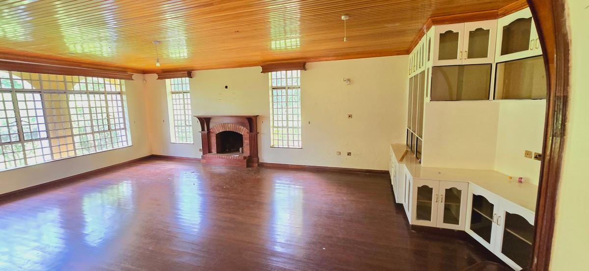 5 Bed House with En Suite at Flem Tree - 5