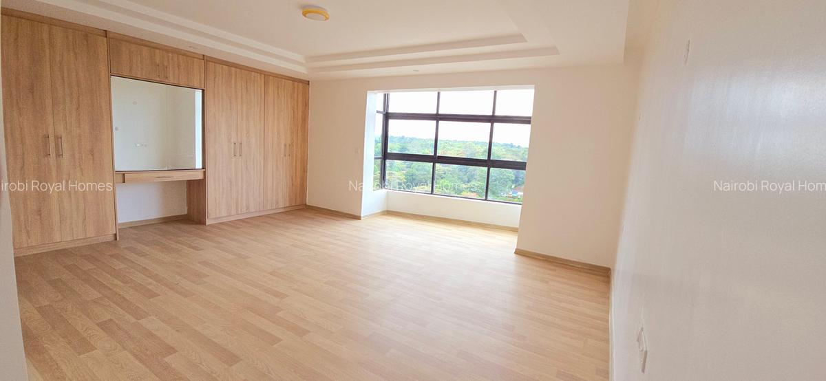 3 Bed Apartment with En Suite at Parklands - 2