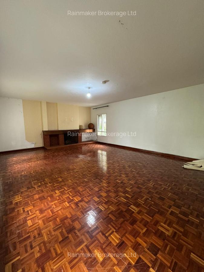 4 Bed Townhouse with En Suite in Hill View - 7