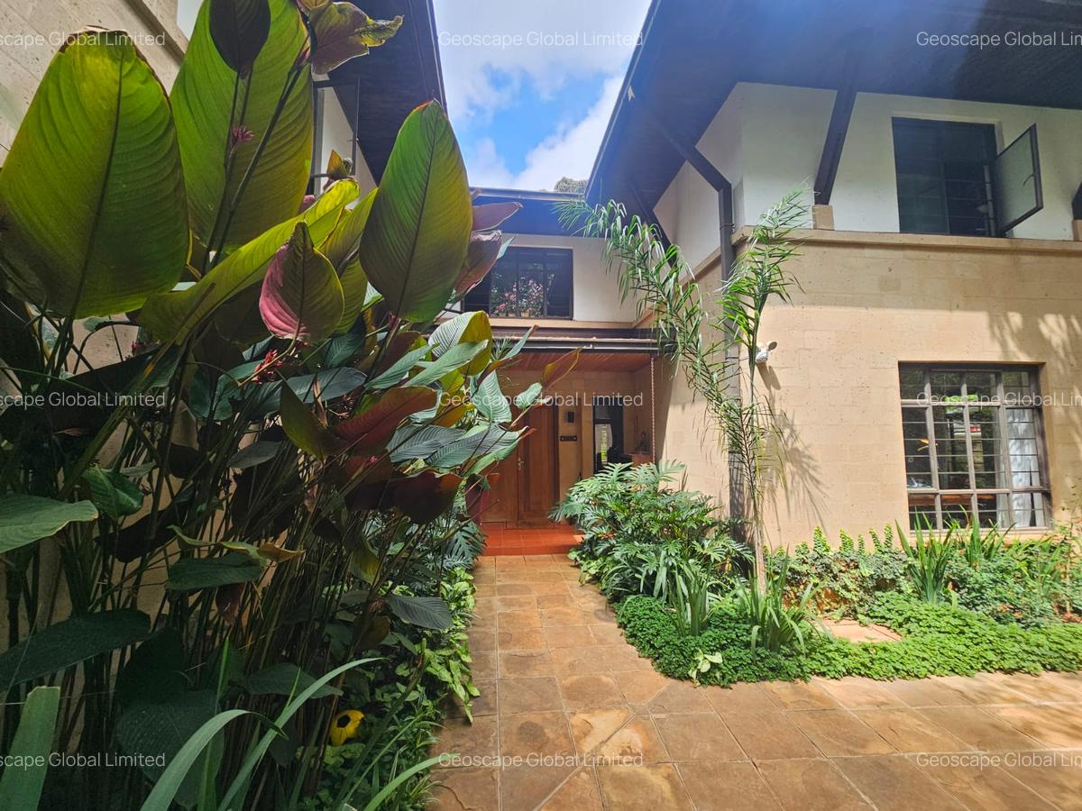 5 Bed Apartment with En Suite in Rosslyn - 4