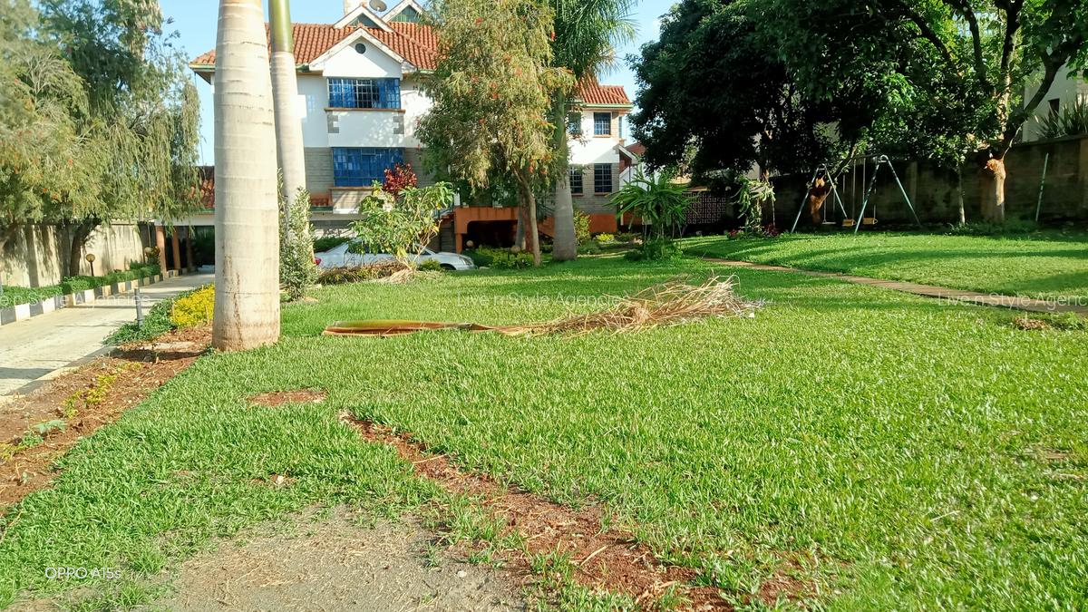 3 Bed House with En Suite in Runda - 2