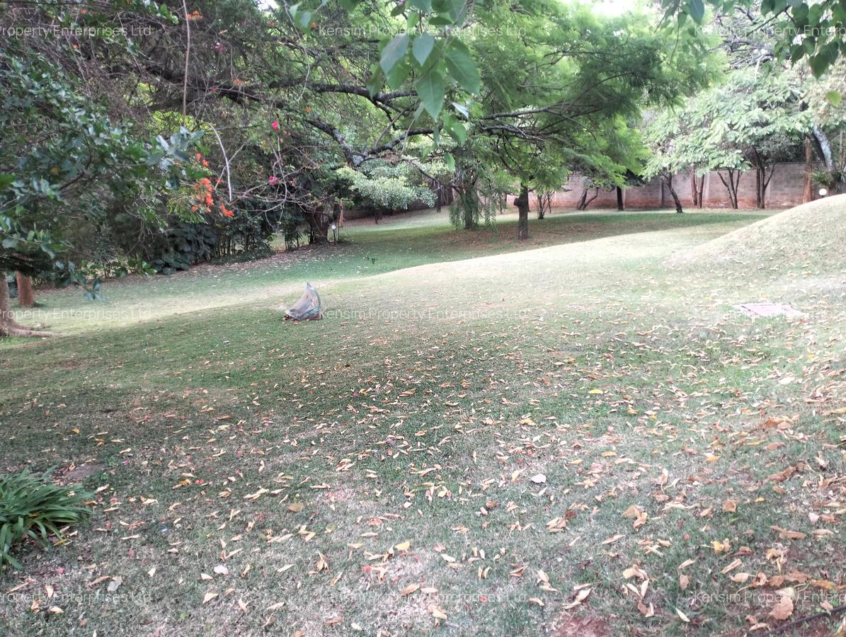 4 Bed House with En Suite in Lavington - 6