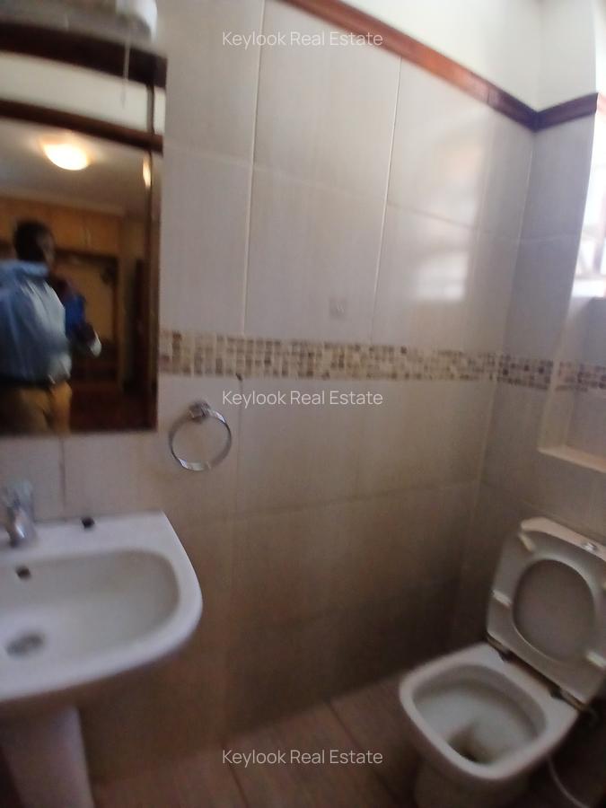 5 Bed Townhouse with En Suite at Lavington Green - 12