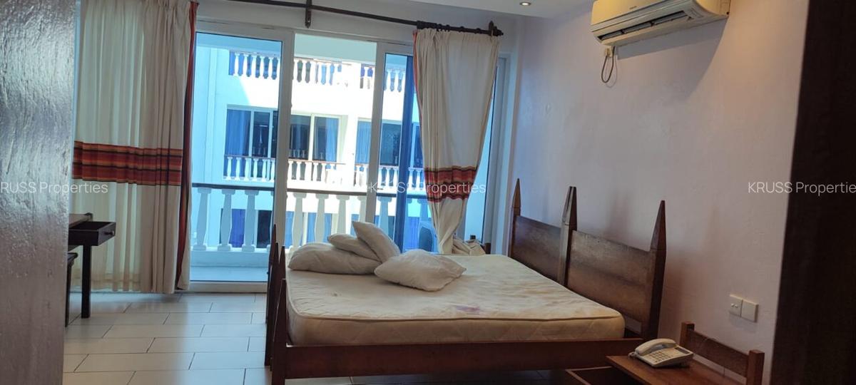 2 Bed Apartment with En Suite at As77 - 6