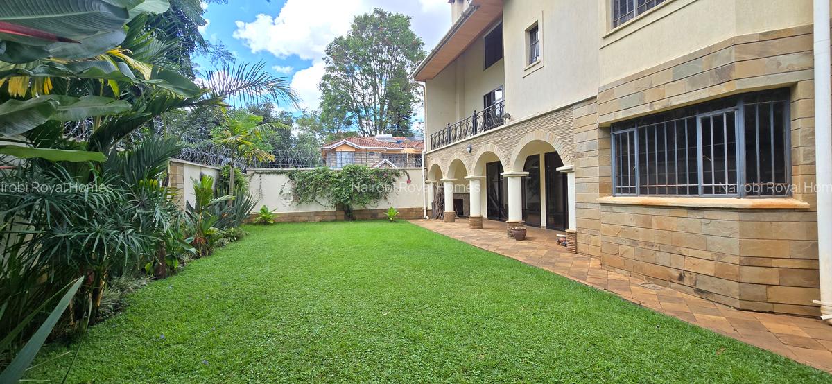 5 Bed Townhouse with En Suite at Lavington Green - 5