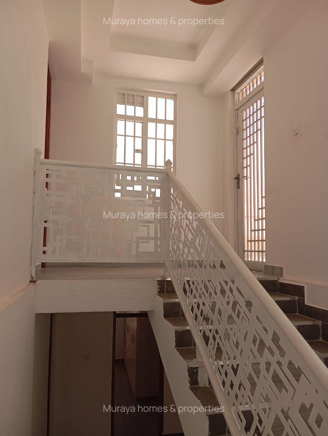 6 Bed House with En Suite at Membley - 6