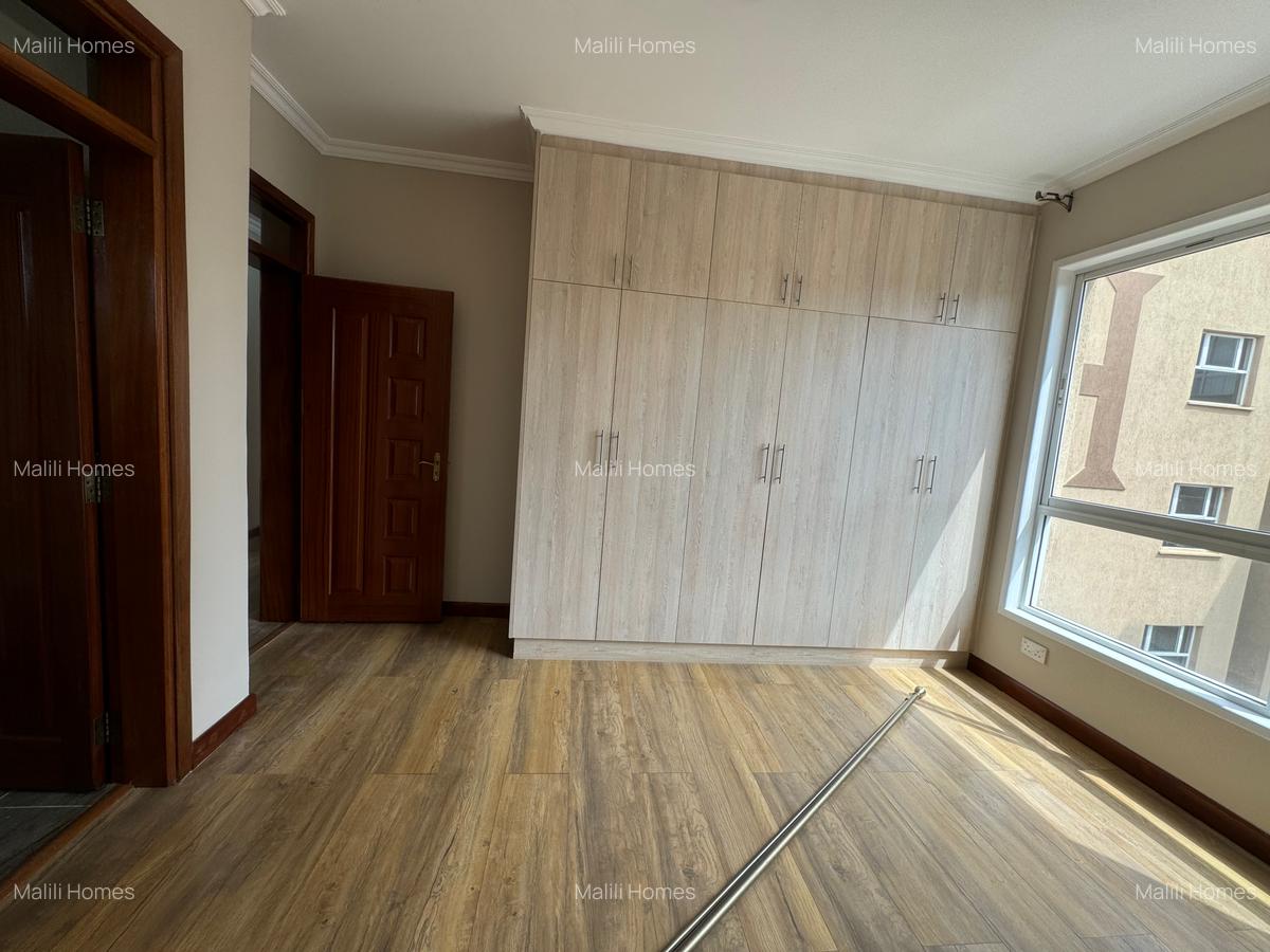 3 Bed Apartment in Riverside - 7