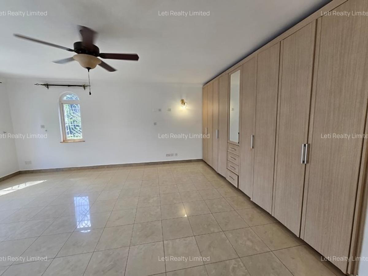 5 Bed House with En Suite in Runda - 6