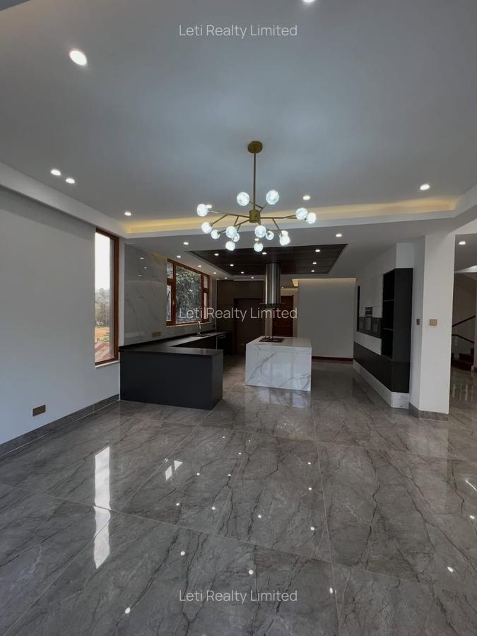 6 Bed Townhouse with En Suite in Lavington - 3