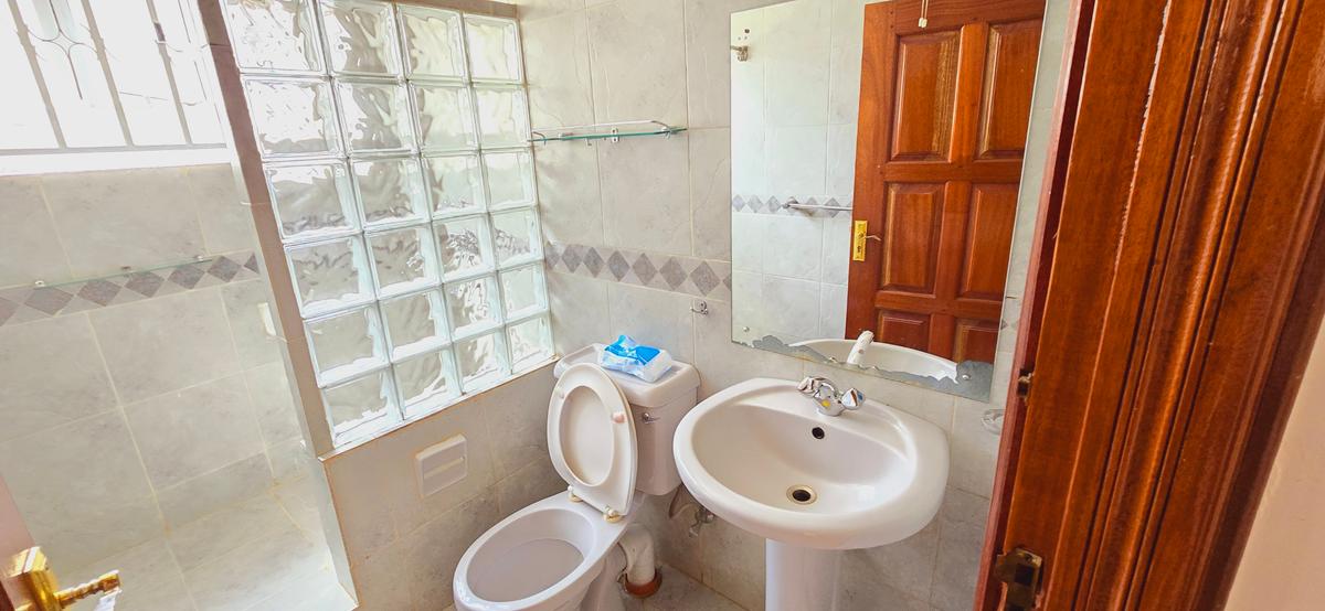 5 Bed Villa with En Suite at Off Mugumo Road - 5