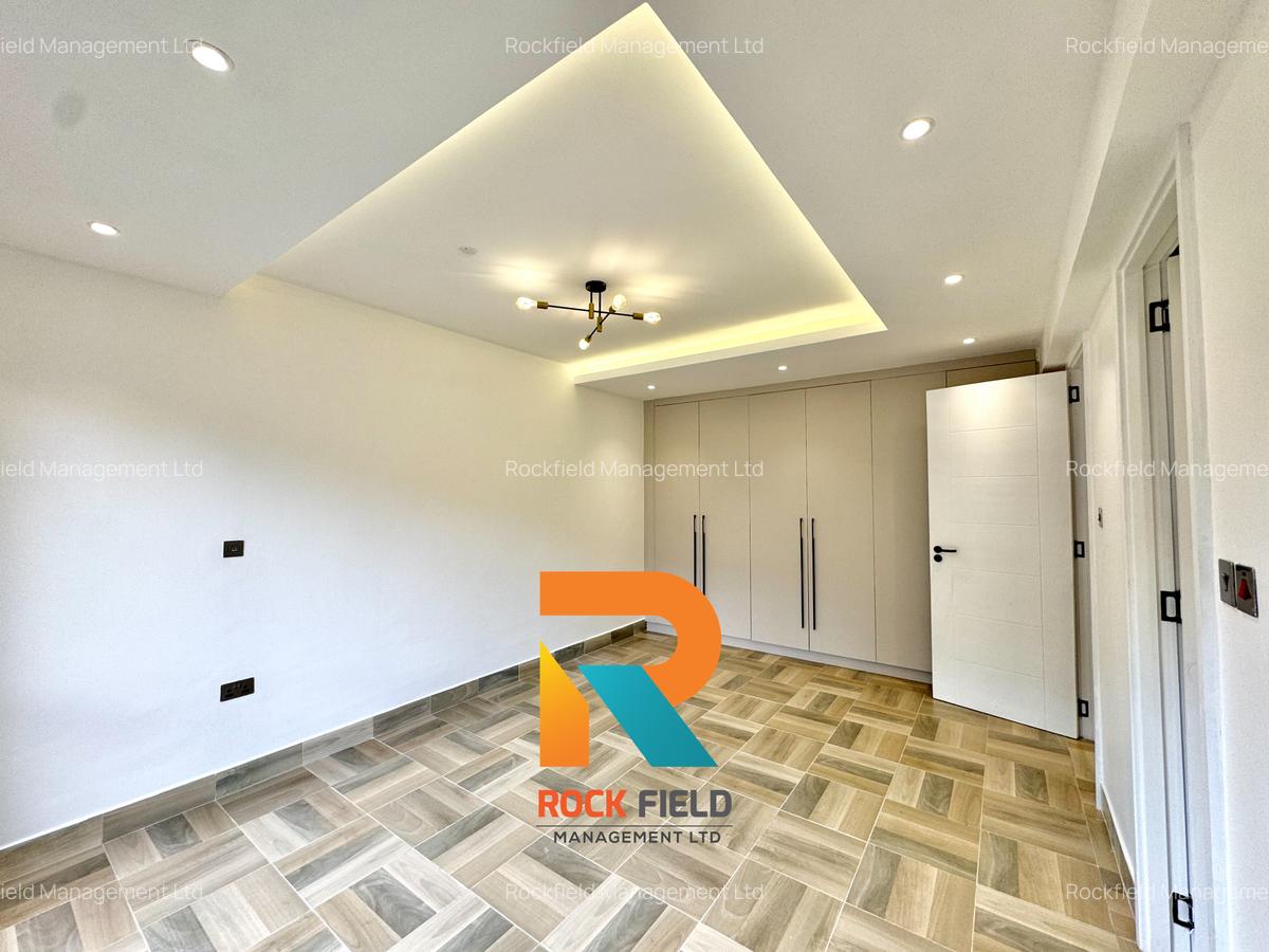 1 Bed Apartment with En Suite in Brookside - 13