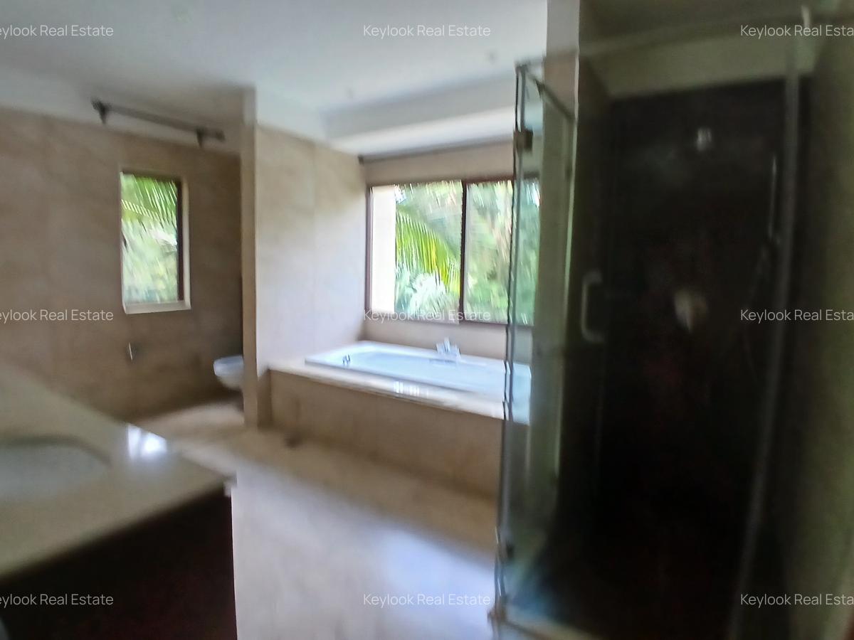 5 Bed Townhouse with En Suite at Lavington Green - 16