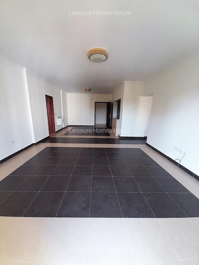 2 Bed Apartment with En Suite at Hatheru Road - 4