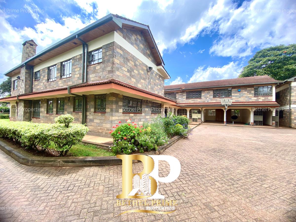 5 Bed House with En Suite in Nyari - 1