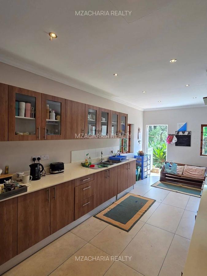 4.45 ac Land at Karen Hardy - 11