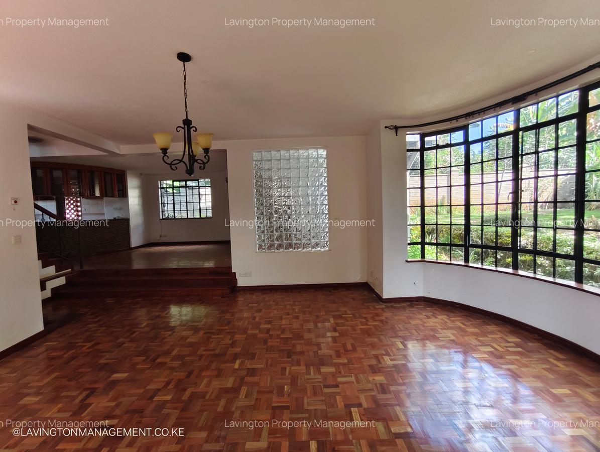 5 Bed House with En Suite at Lavington Green - 4