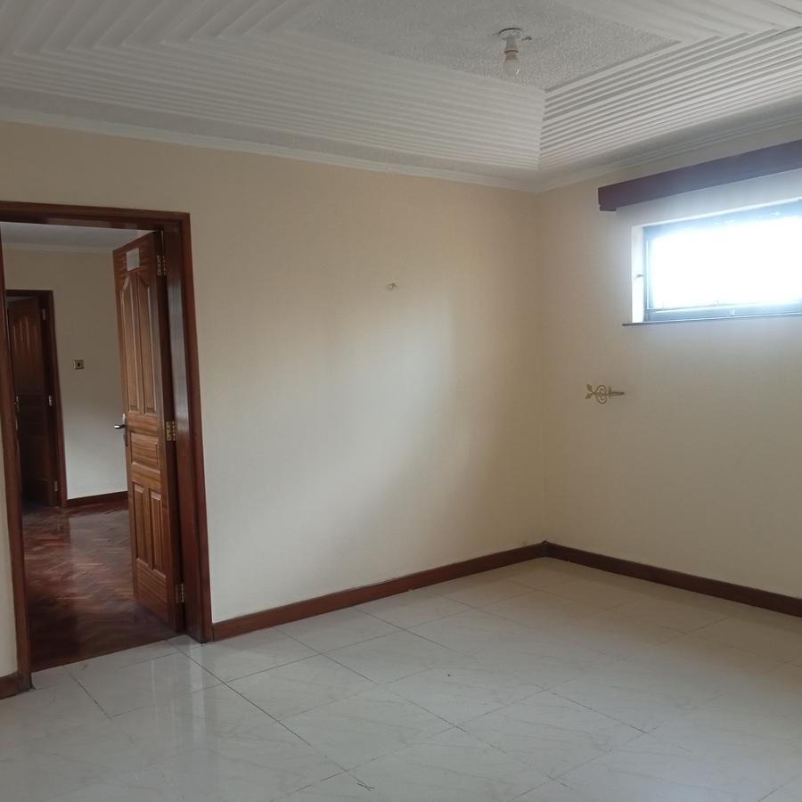 4 Bed Townhouse with En Suite at Parklands - 10