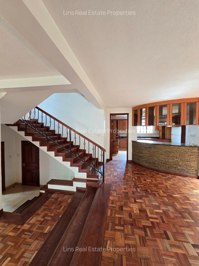 5 Bed Townhouse with En Suite in Lavington - 6