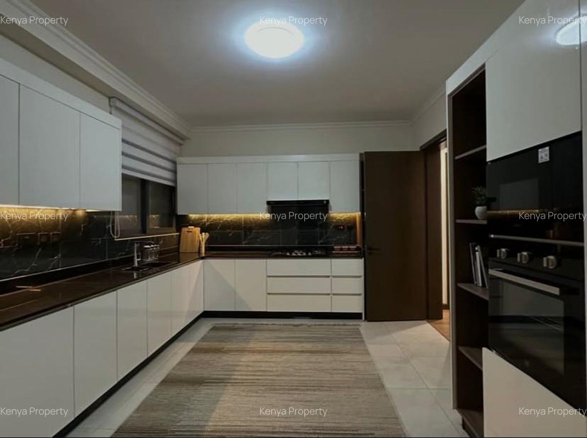 3 Bed Apartment with En Suite in Lavington - 1