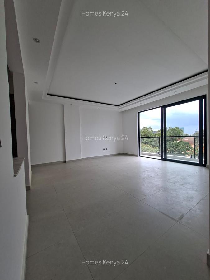 2 Bed Apartment in Brookside - 5
