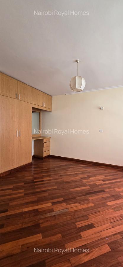 4 Bed Townhouse with En Suite at Lavington Green - 12