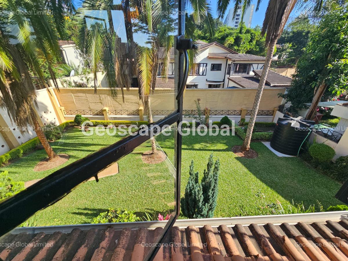 5 Bed House with En Suite in Westlands Area - 1