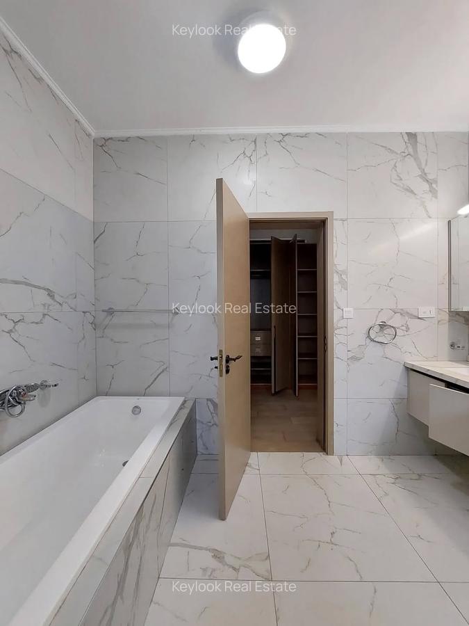 5 Bed Townhouse with En Suite at Off James Gichuru Road - 20