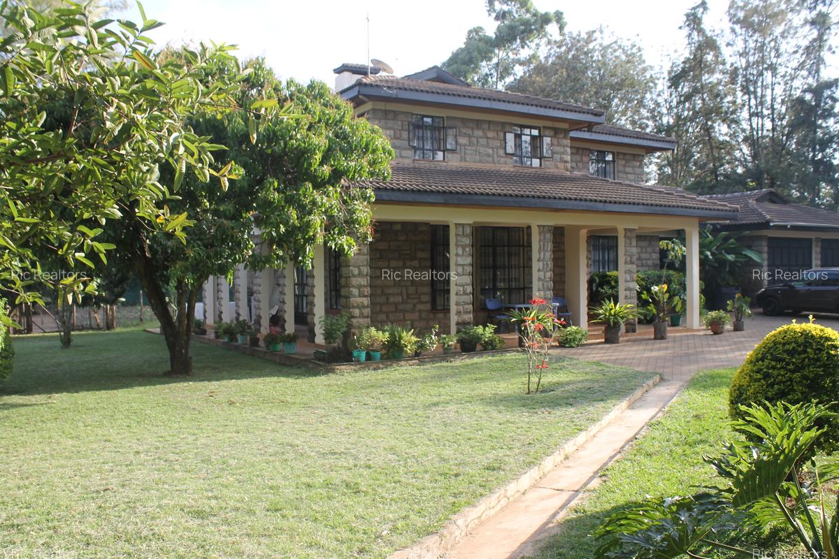 6 Bed House with En Suite in Karen Hardy - 3