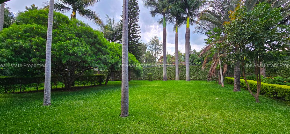 5 Bed House with En Suite in Runda - 3