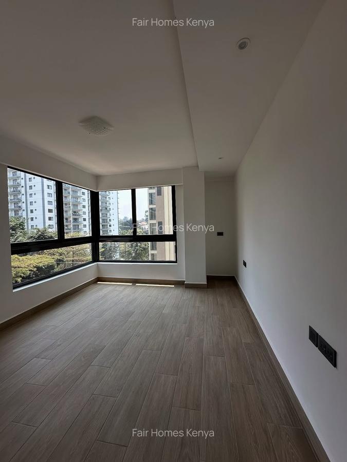 3 Bed Apartment with En Suite at Riverside Drive - 16