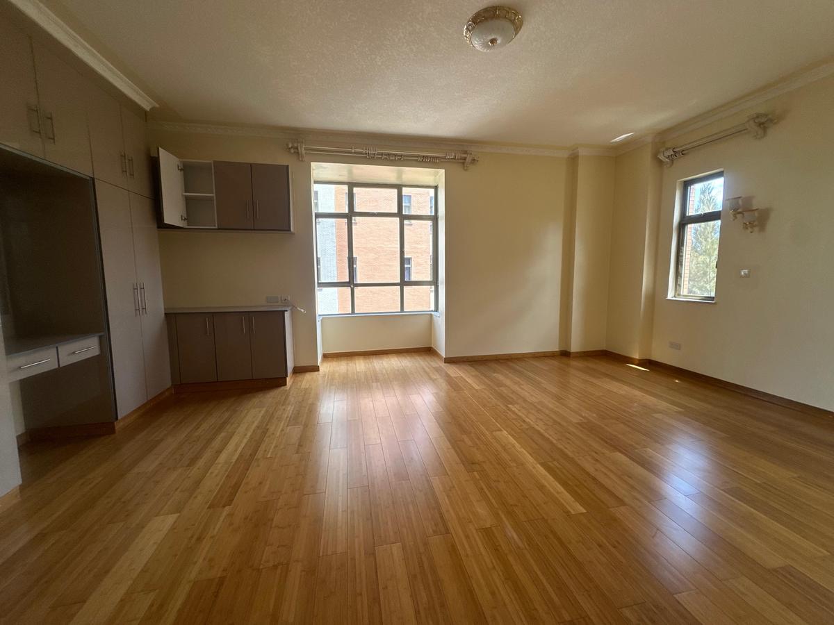 3 Bed Apartment with En Suite in Kilimani - 10
