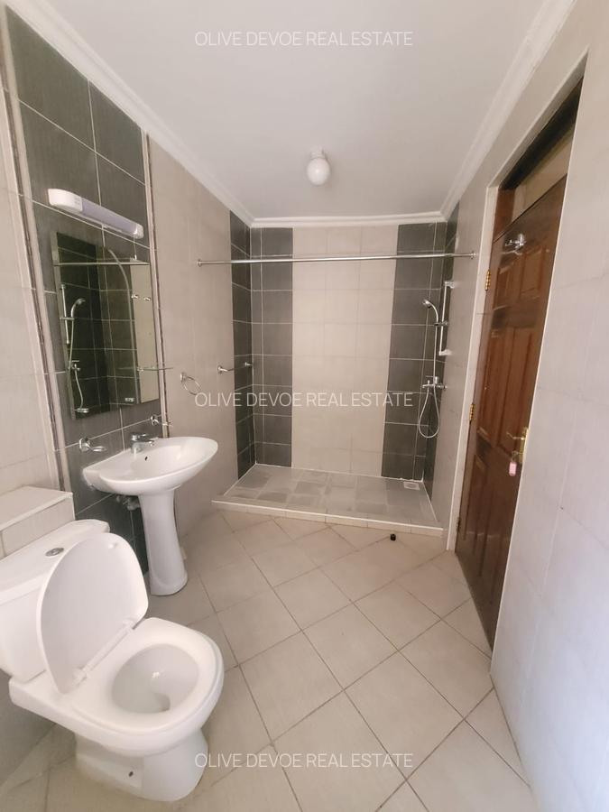 6 Bed Townhouse with En Suite in Lavington - 12