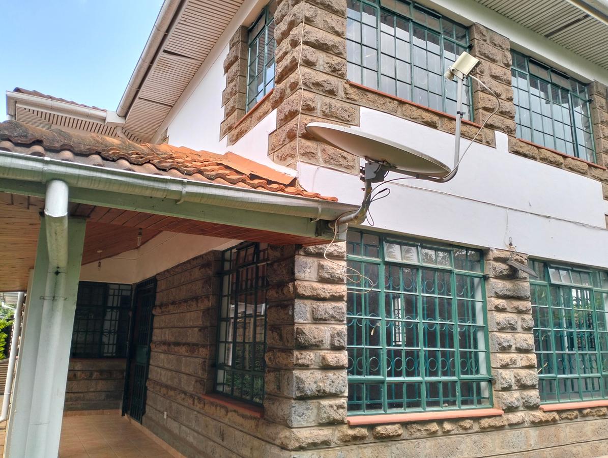 4 Bed Townhouse with En Suite in Lavington - 18