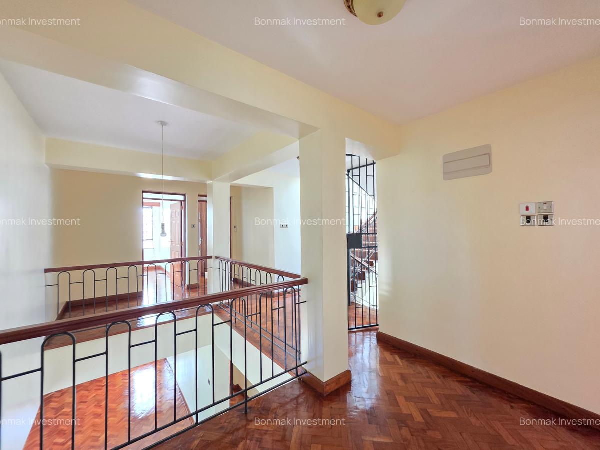 4 Bed Townhouse with En Suite at Riverside Drive. - 17