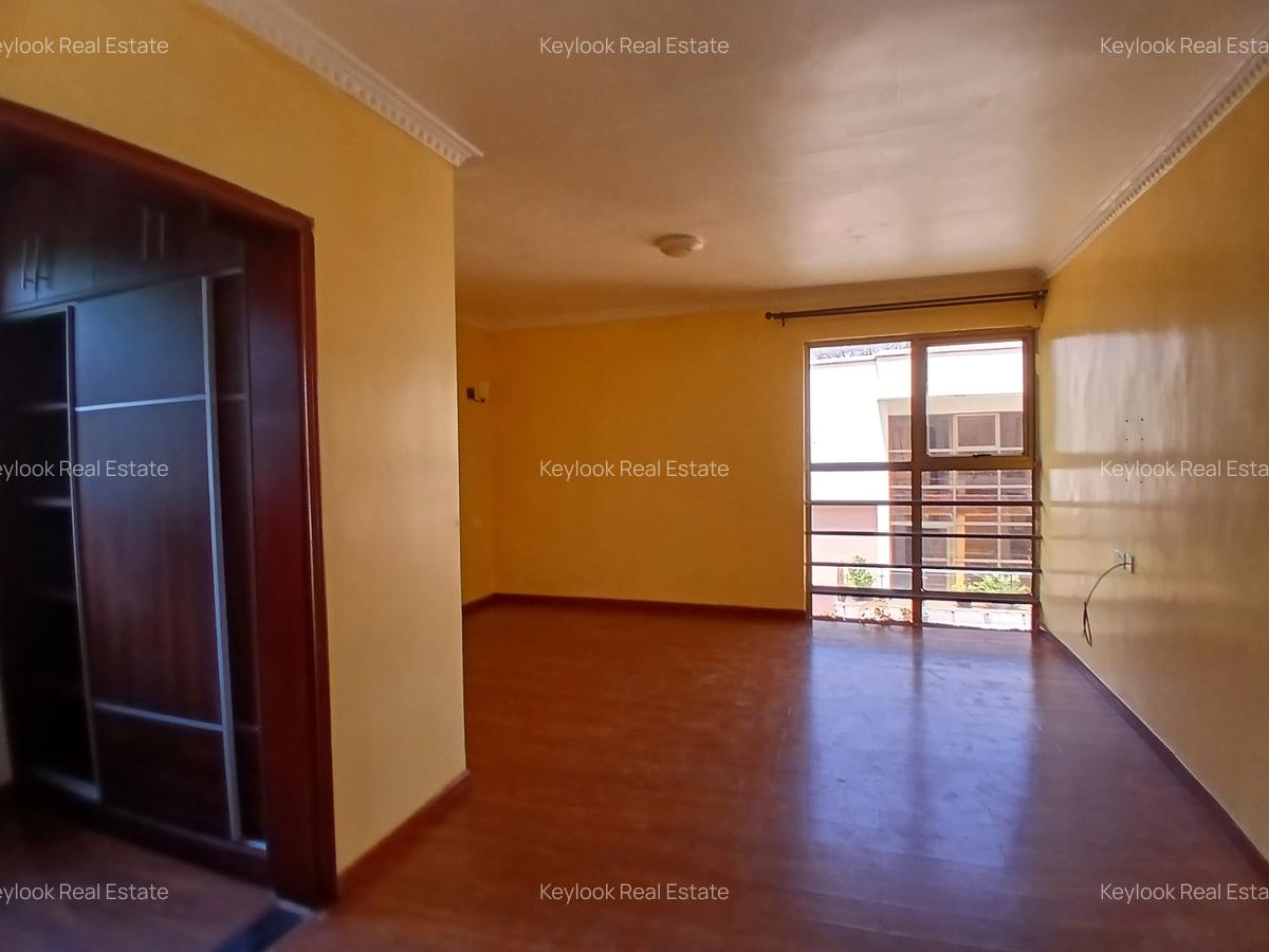 5 Bed Townhouse with En Suite at Lavington - 8