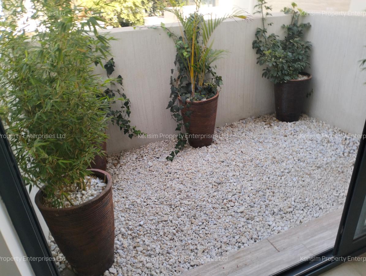 5 Bed Townhouse with En Suite in Lavington - 6